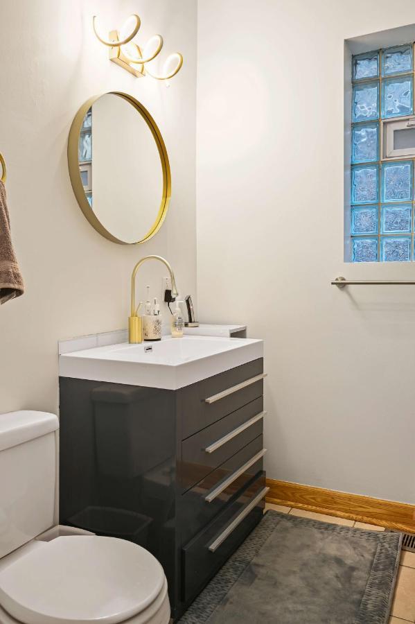 2 Bed Apt W/ Office, Free Parking, Near Wrigley Chicago Esterno foto